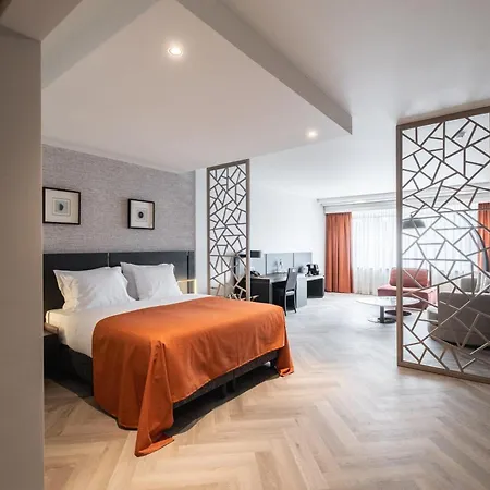 Otel Hyllit 4*