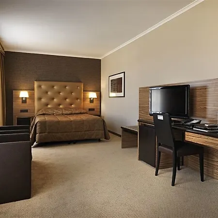 Hyllit Otel